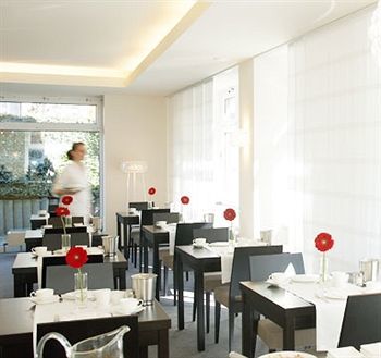 Отель Maximilians 3*